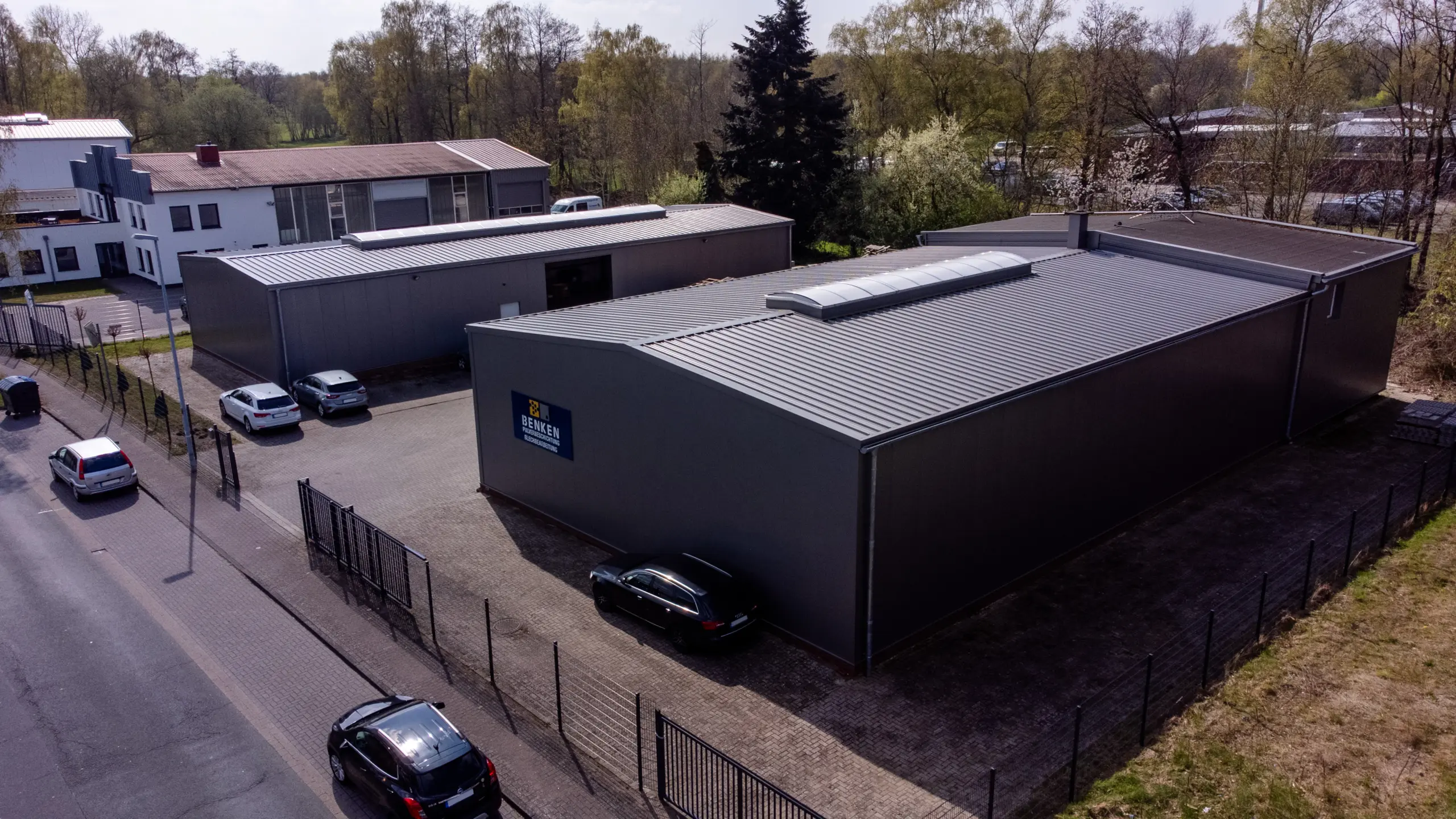 Sanierung zweier Produktionshallen für die BENKEN PULVERBESCHICHTUNG GmbH & Co. KG
