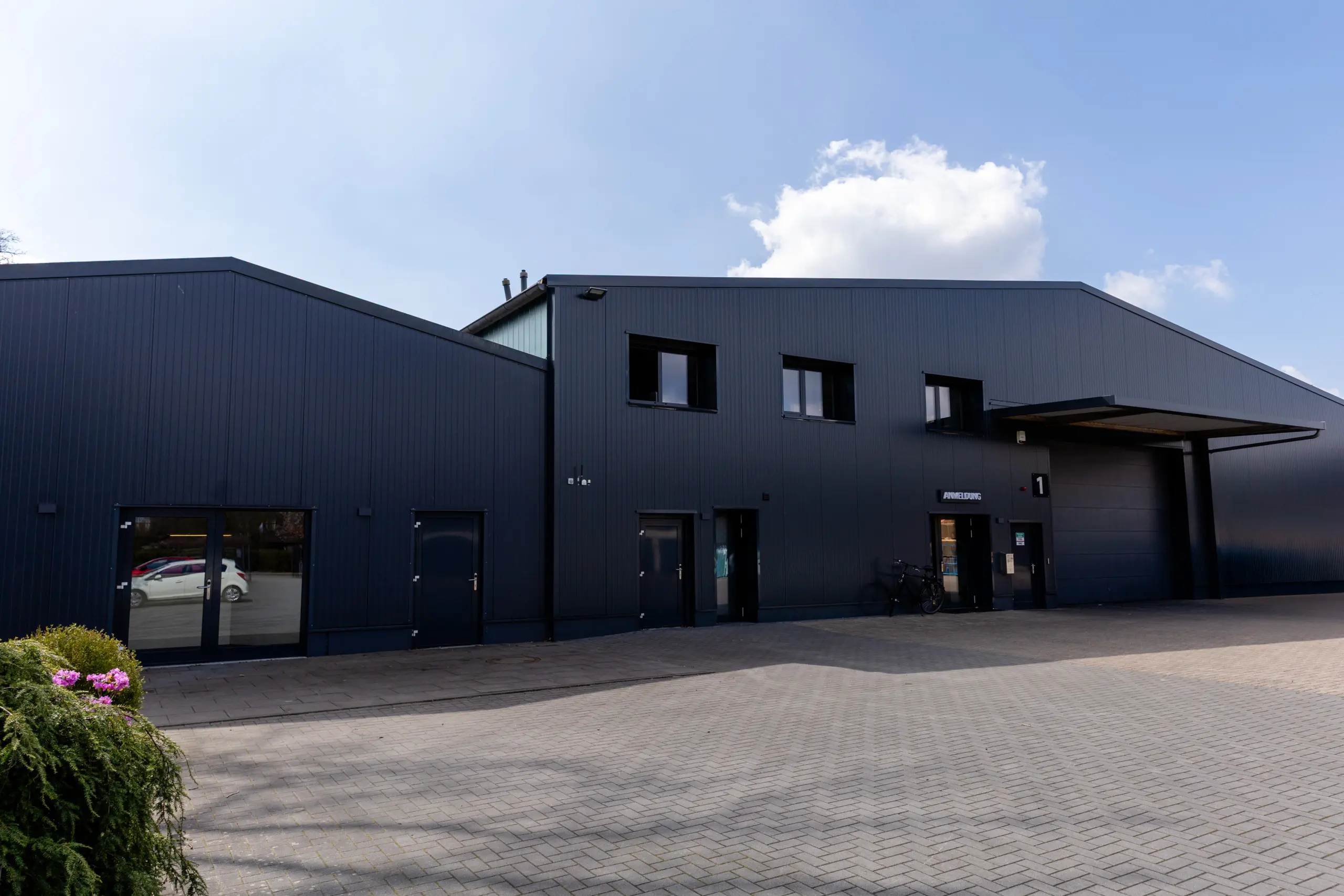 Sanierung einer Fassade am Bestand für die LOBO HOME GmbH