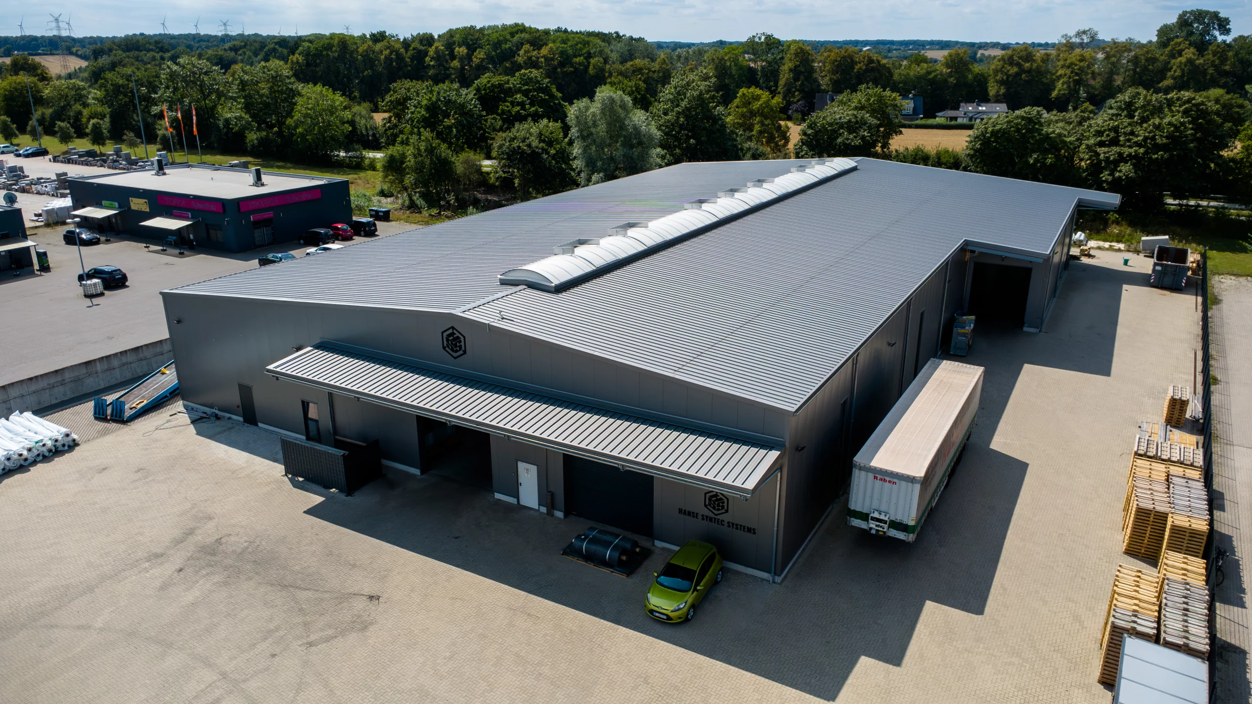 Neubau einer Lagerhalle mit Büro für Hanse Baustoffe Handelsges. mbH & Co. KG